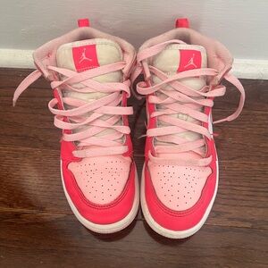 Are Jordan the hulk shoes size 2Y